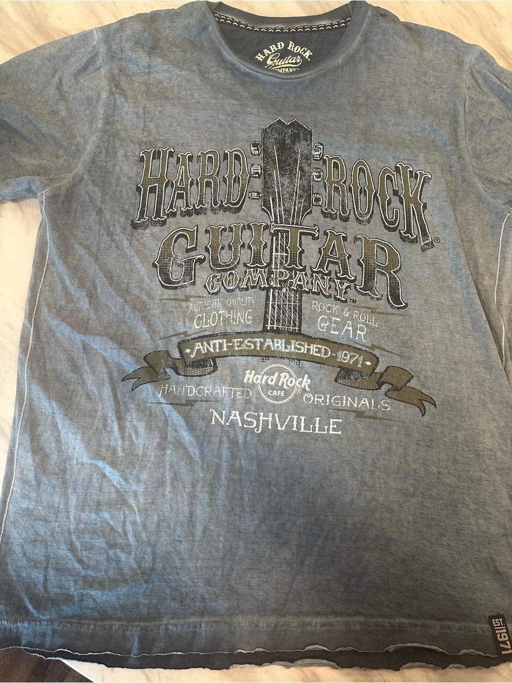 Hard rock guitar company Graphic Nashville tee shirt large distressed grey blue